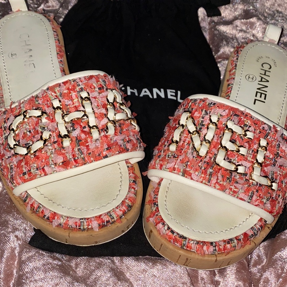 Chanel slides - Picture 4 of 4